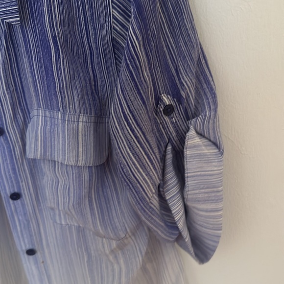 Equipment Short sleeve blouse blue and white striped blouse M NWOT - Picture 4 of 5